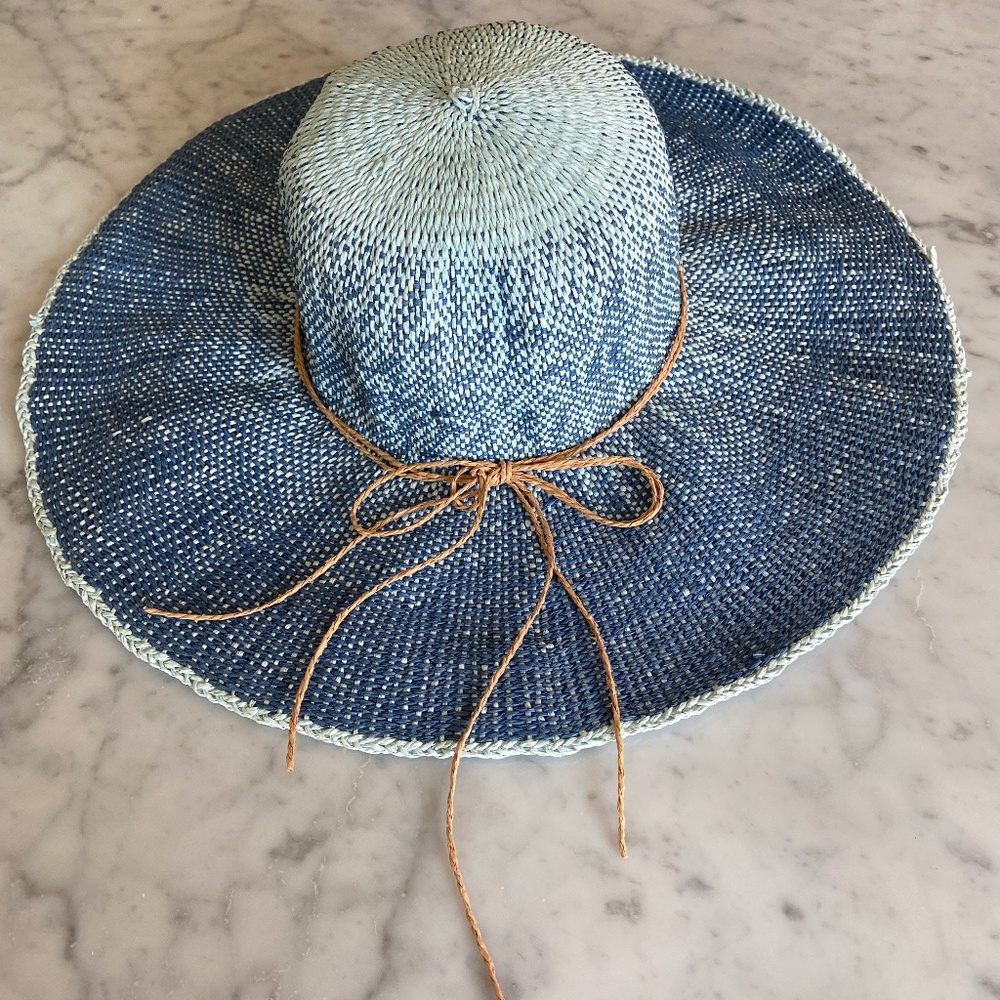 Blue pixellated ombre wide-brimmed sun hat EUC